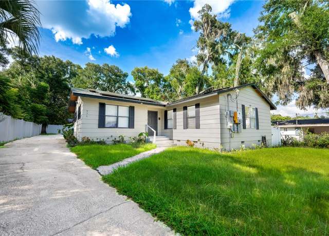 Property at 535 W Division St, Deland, FL 32720, 4 beds, 3.5 baths