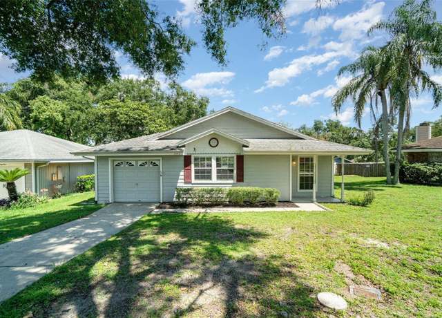 Property at 541 Coventry Ct, Mount Dora, FL 32757, 3 beds, 2 baths
