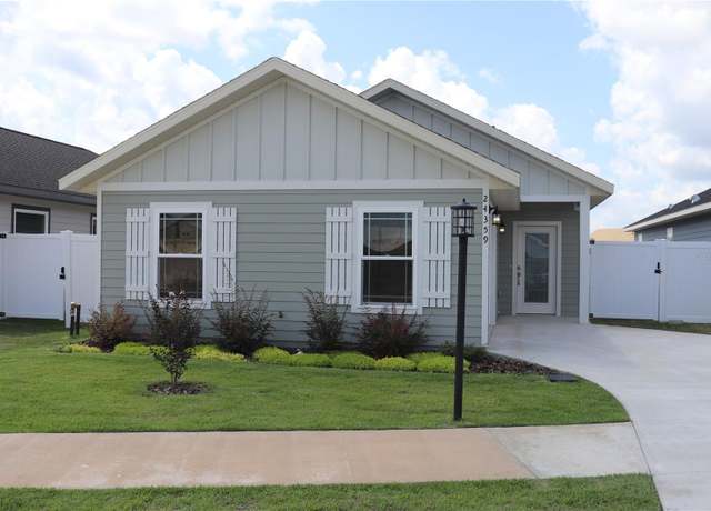 Property at 24350 SW 18th Ln, Newberry, FL 32669, 3 beds, 2 baths