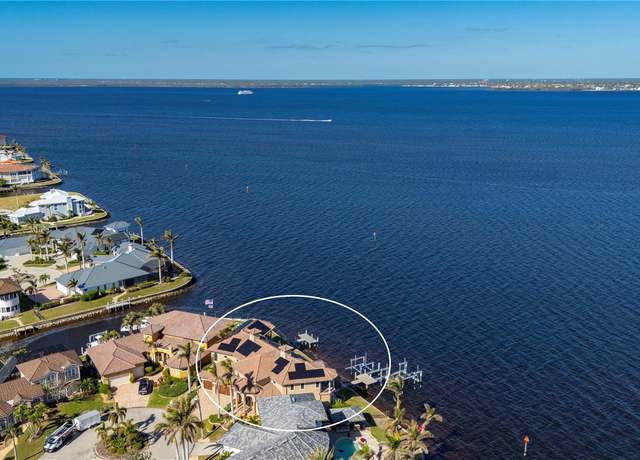 Property at 2102 Palm Tree Dr, Punta Gorda, FL 33950, 4 beds, 4.5 baths