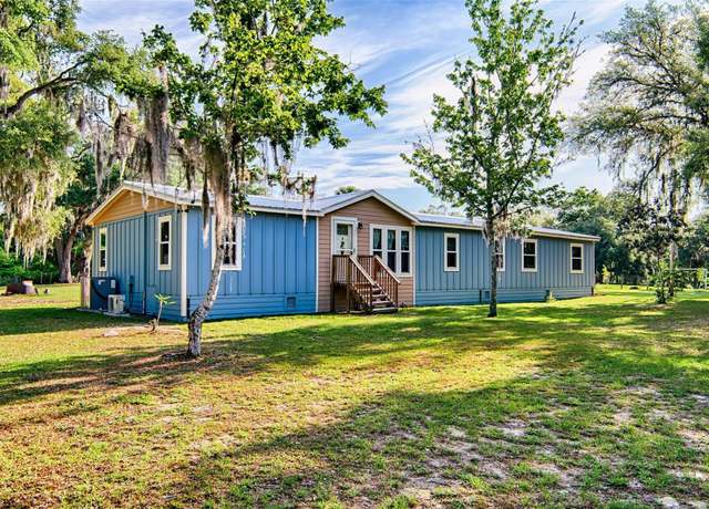 Property at 107 Twin Lakes Rd, Hawthorne, FL 32640, 4 beds, 2 baths