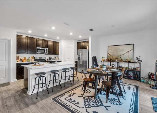 Property at 1093 Berry Ln, Davenport, FL 33837, 4 beds, 2.5 baths