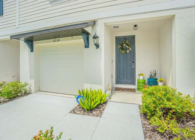 Property at 2714 Chestnut Creek Pl, Brandon, FL 33510, 3 beds, 2.5 baths