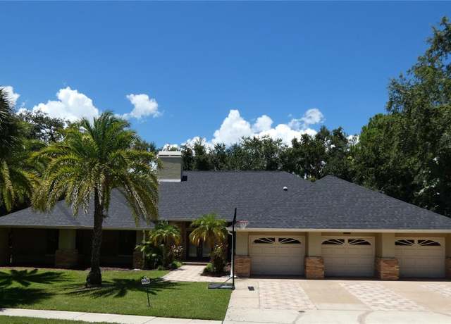 Property at 70 Deerpath Dr, Oldsmar, FL 34677, 4 beds, 4.5 baths