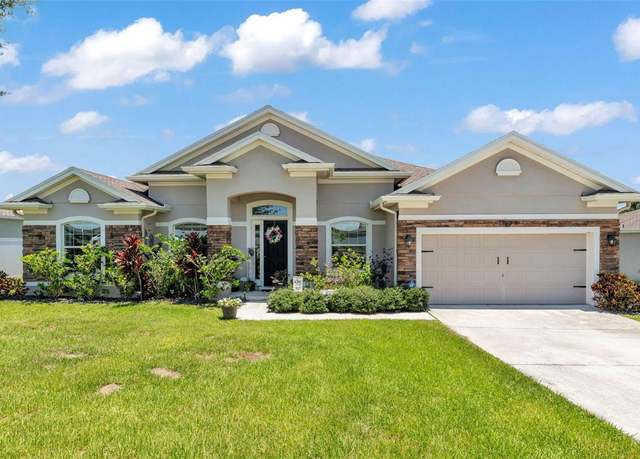Property at 1028 15th St NE, Winter Haven, FL 33881, 4 beds, 2 baths