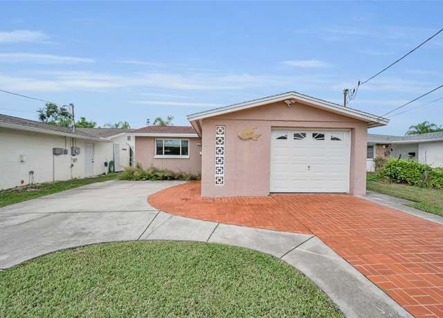 Property at 5033 Blue Heron Dr, New Port Richey, FL 34652, 2 beds, 1 bath