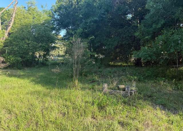 Property at 7106 Sky Dr, Wesley Chapel, FL 33545