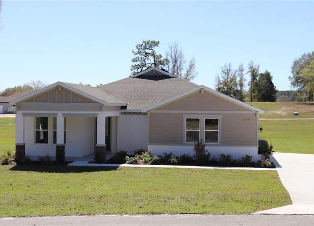 Property at 1032 E Allegrie Dr, Inverness, FL 34453, 4 beds, 3 baths