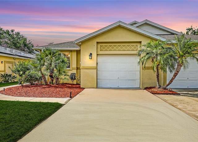 Property at 203 28th St W, Palmetto, FL 34221, 2 beds, 2 baths