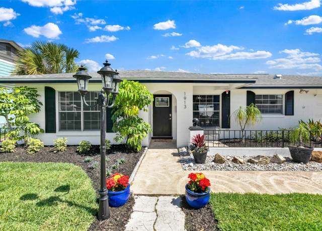 Property at 1913 Poinsetta Ln, Maitland, FL 32751, 4 beds, 2 baths