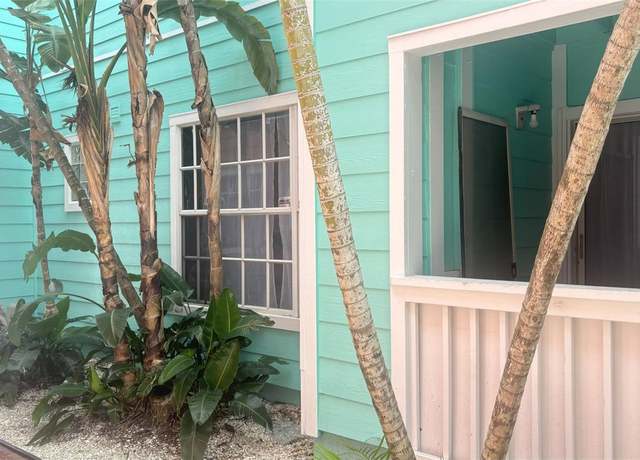 Property at 3002 W Cleveland St Unit E1, Tampa, FL 33609, 2 beds, 6.5 baths