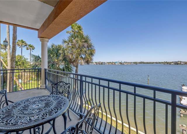 Property at 17821 Gulf Blvd Unit B, Redington Shores, FL 33708, 3 beds, 3 baths