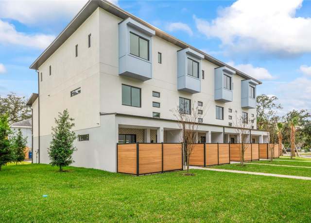 Property at 532 W Plaza Pl #2, Tampa, FL 33602, 3 beds, 3.5 baths