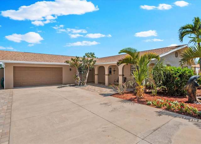 Property at 5563 America Dr, Sarasota, FL 34231, 4 beds, 2 baths
