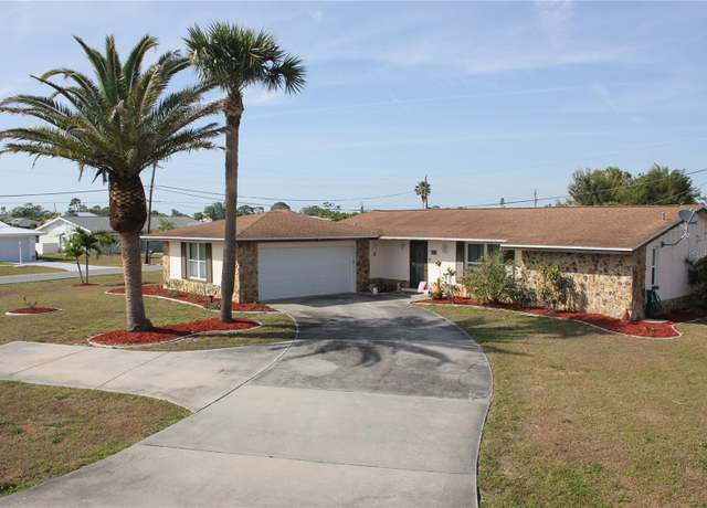 Property at 474 Elm Ave NW, Port Charlotte, FL 33952, 2 beds, 2 baths