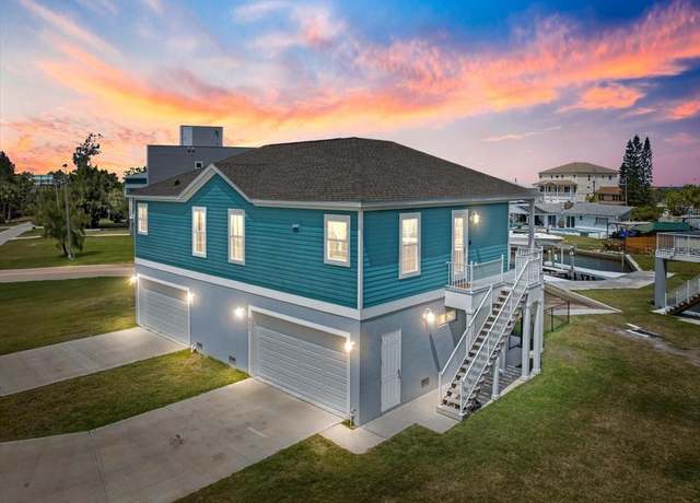 Property at 6771 Seaview Blvd, Hudson, FL 34667, 3 beds, 2 baths