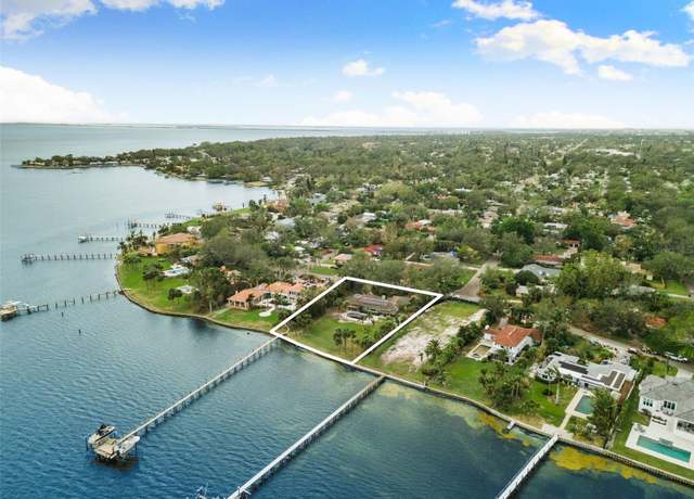 Property at 6200 Bahama Shores Dr S, St Petersburg, FL 33705, 4 beds, 3 baths