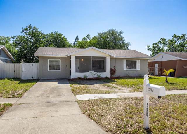 Property at 12597 Cumberland Dr, Largo, FL 33773, 3 beds, 2 baths