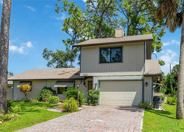 Property at 2631 Fiesta Dr, Venice, FL 34293, 2 beds, 2 baths