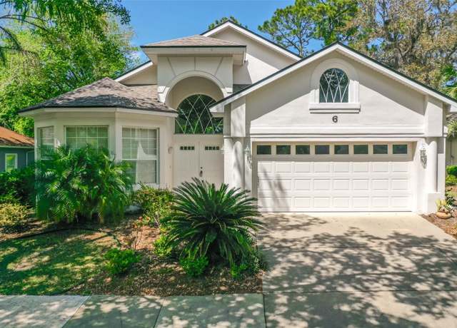 Property at 6 Lakeview Ln, Palm Coast, FL 32137, 3 beds, 2 baths