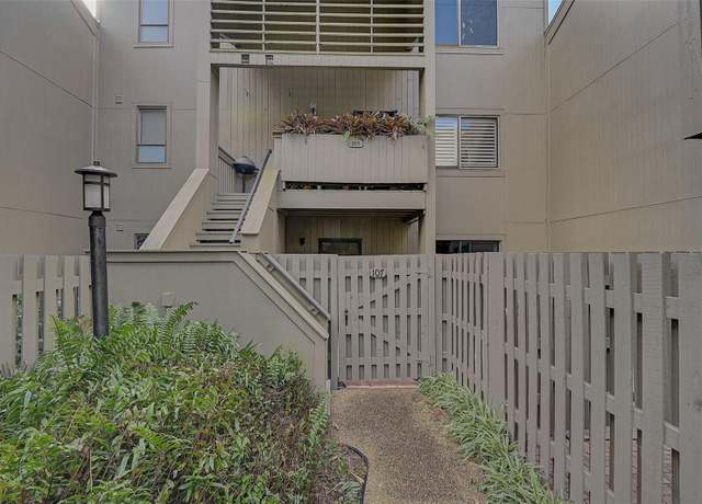 Property at 109 Woodland Pl, Osprey, FL 34229, 2 beds, 2 baths