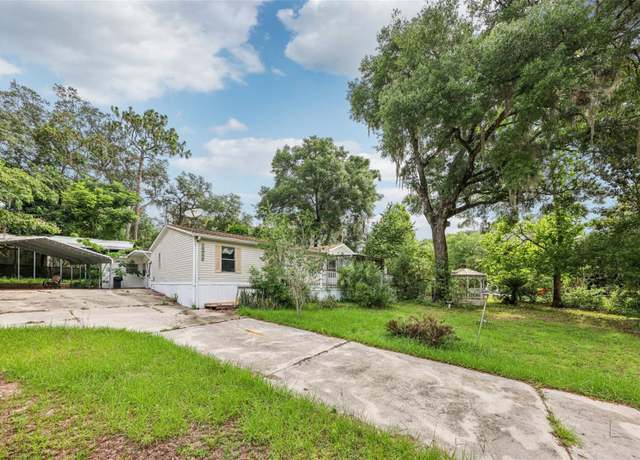 Property at 16965 SE 3rd Pl, Silver Springs, FL 34488, 4 beds, 2 baths