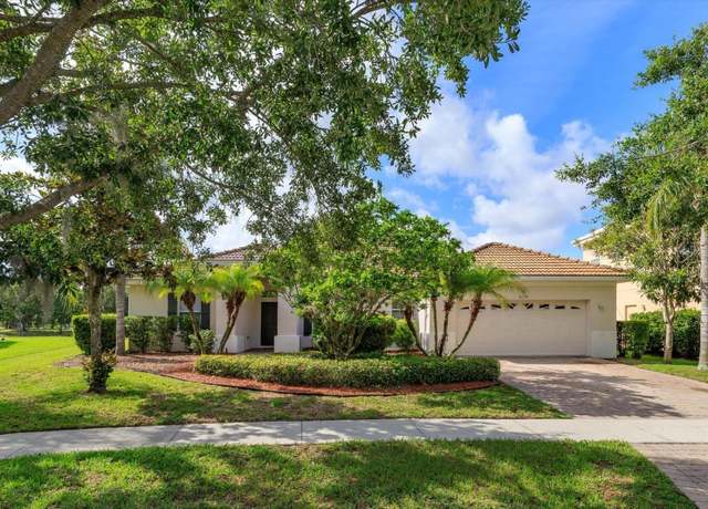 Property at 4034 Bougainvillea Pl, Kissimmee, FL 34746, 4 beds, 2 baths
