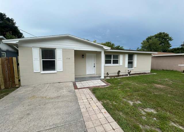 Property at 1514 Crest Ave, Leesburg, FL 34748, 4 beds, 2 baths