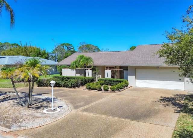 Property at 5049 Inverness Dr, Sarasota, FL 34243, 3 beds, 2 baths