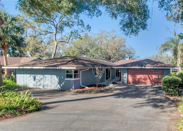 Property at 925 Northside Dr, Mount Dora, FL 32757, 4 beds, 2.5 baths