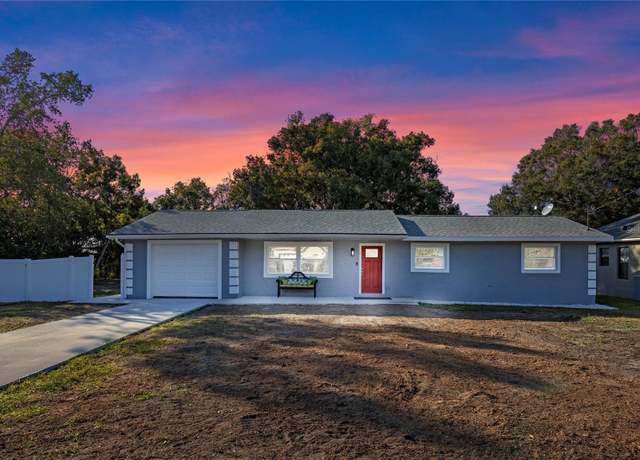 Property at 27623 Lisa Dr, Tavares, FL 32778, 3 beds, 2 baths