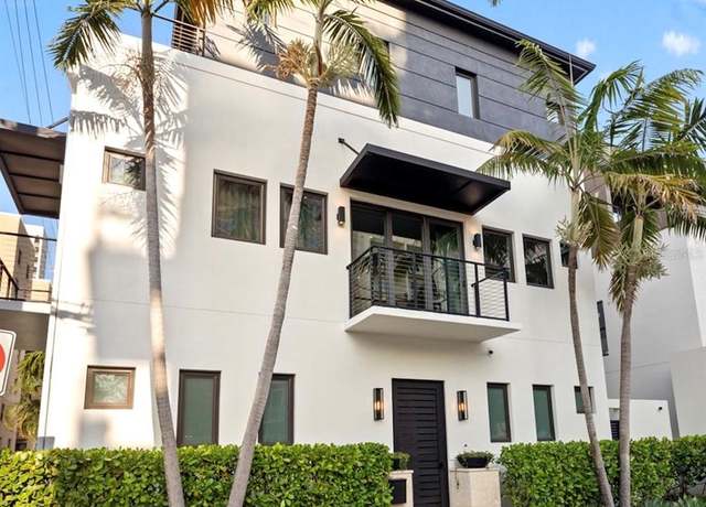Property at 325 2nd St N, St Petersburg, FL 33701, 3 beds, 3.5 baths