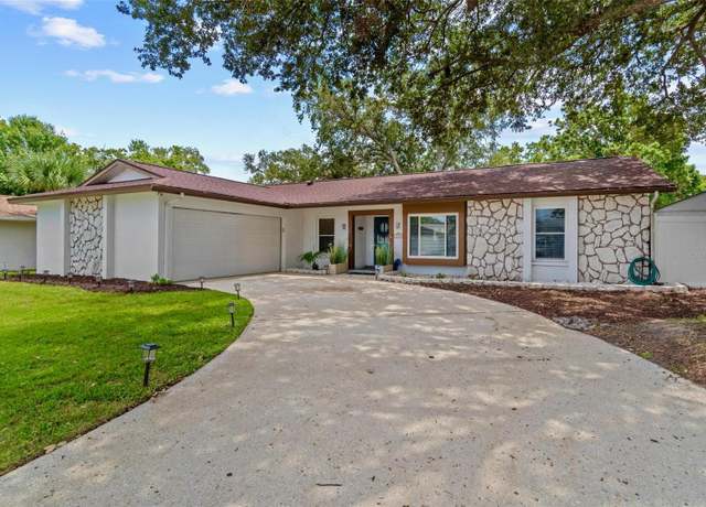 Property at 2824 Paddock Dr, Palm Harbor, FL 34684, 3 beds, 2 baths