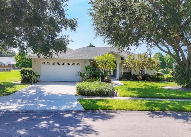 Property at 5786 Sandy Pointe Dr, Sarasota, FL 34233, 4 beds, 3 baths
