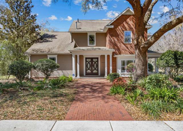 Property at 306 SW 131st St, Newberry, FL 32669, 4 beds, 4.5 baths