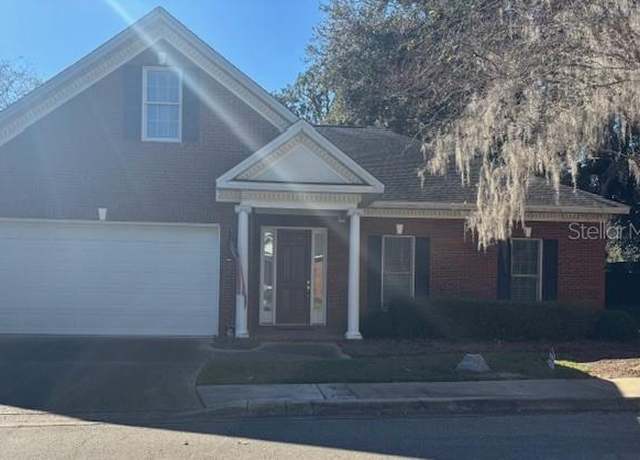 Property at 801 Greenbrier Ln, Tallahassee, FL 32308, 3 beds, 2 baths