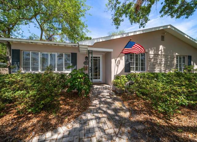 Property at 420 Poinsettia Rd, Belleair, FL 33756, 3 beds, 2 baths