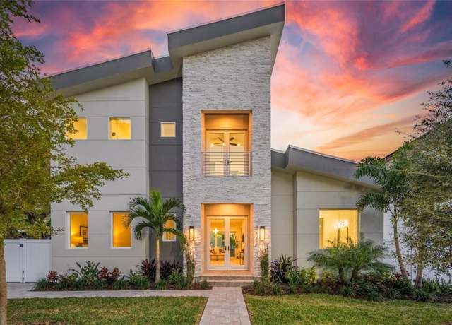 Property at 2446 Floyd St, Sarasota, FL 34239, 6 beds, 4.5 baths
