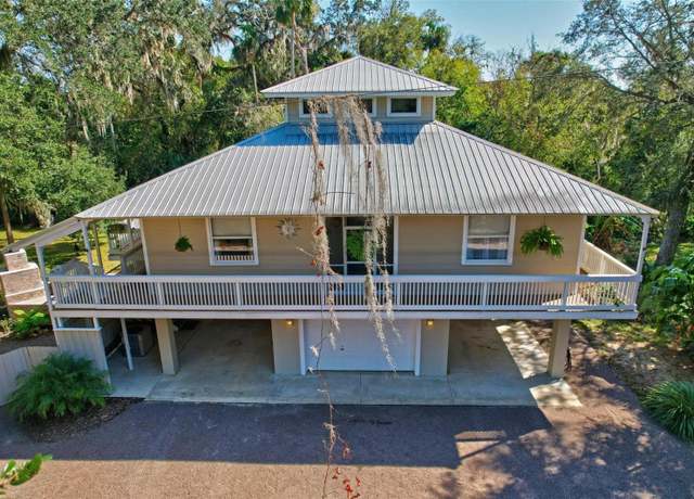 Property at 4 Pamela Pkwy, Palm Coast, FL 32137, 3 beds, 2 baths
