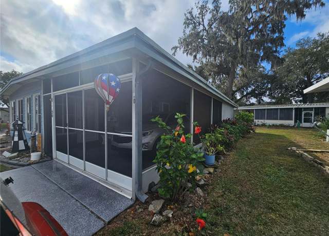 Property at 30 Riverview Dr, Fruitland Park, FL 34731, 2 beds, 2 baths
