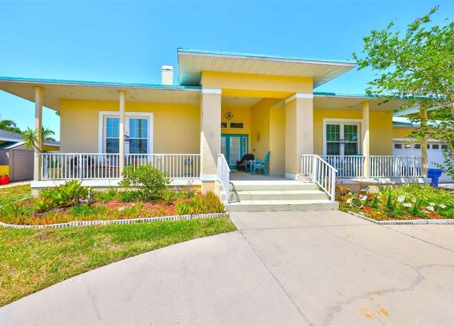 Property at 732 Kingston Ct, Apollo Beach, FL 33572, 3 beds, 3 baths