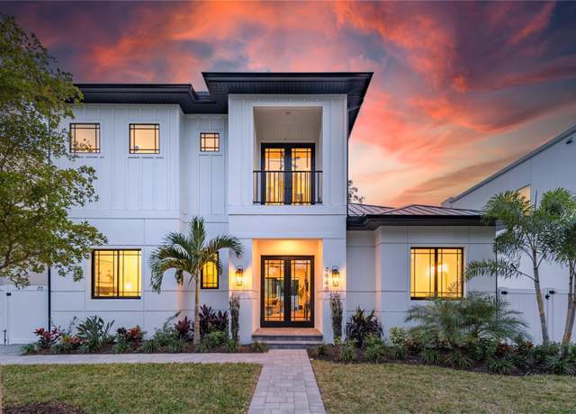 Property at 2440 Floyd St, Sarasota, FL 34239, 6 beds, 4.5 baths