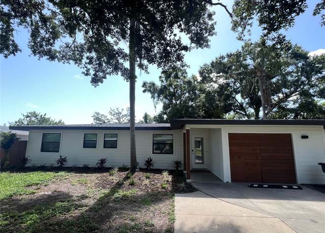 Property at 4460 Emerald Ridge Dr, Sarasota, FL 34233, 4 beds, 3 baths