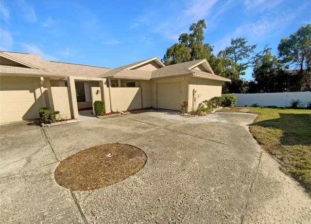 Property at 110 Lakeside Colony Dr, Tarpon Springs, FL 34689, 2 beds, 2 baths