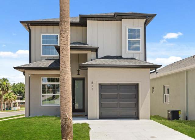 Property at 811 E Mcdonald Ave, Eustis, FL 32726, 4 beds, 3.5 baths