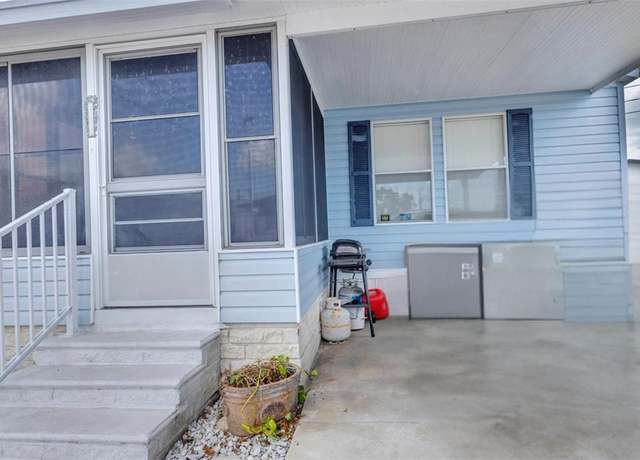 Property at 2048 Champion St, Sarasota, FL 34231, 2 beds, 2 baths