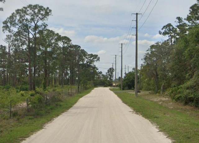 Property at 6139 Texas Blue Bonnett Dr, Sebring, FL 33876