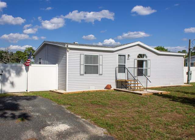 Property at 12415 SE 89th Ave, Belleview, FL 34420, 2 beds, 2 baths