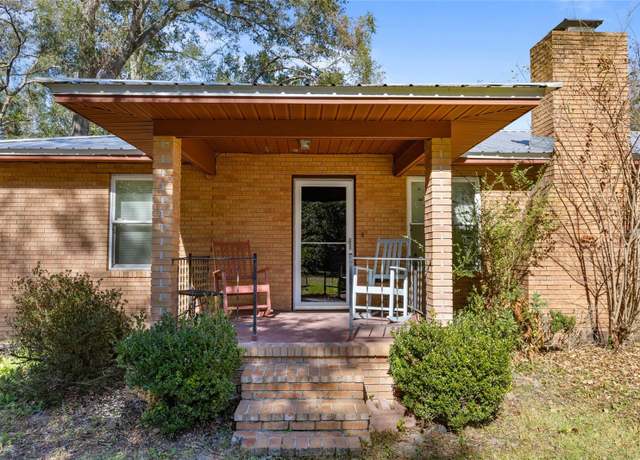 Property at 204 SW Sanders Way, Fort White, FL 32038, 3 beds, 2 baths