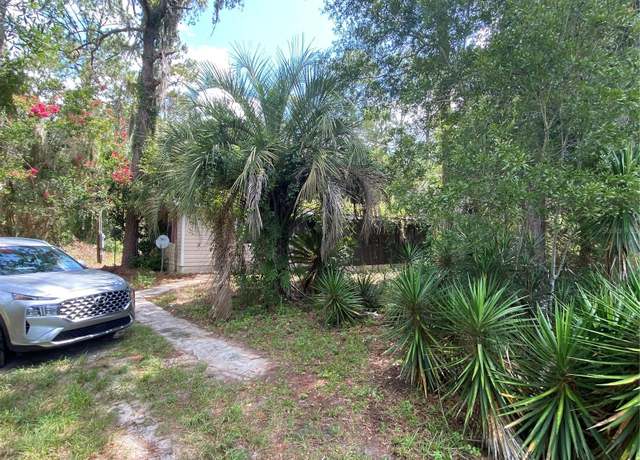 Property at 7801 NE 192nd Pl, Citra, FL 32113, 3 beds, 2 baths